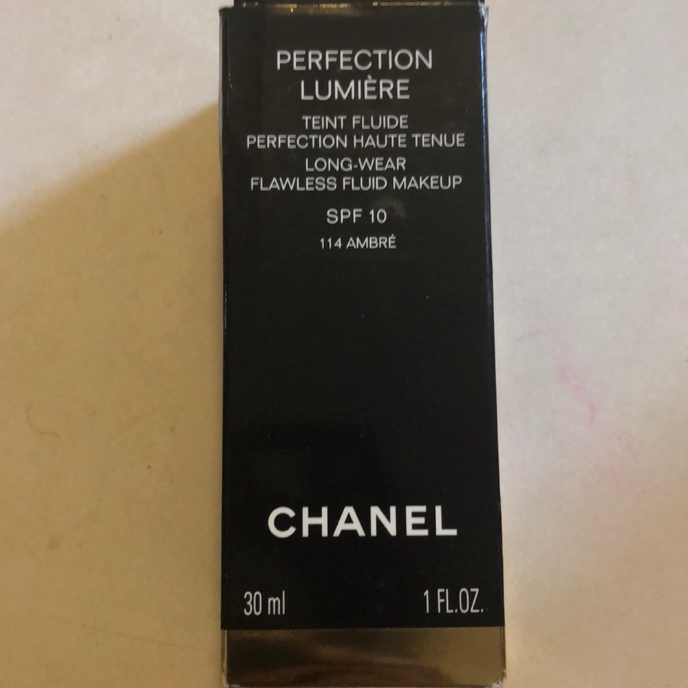 Chanel long-wear flawless liquid makeup